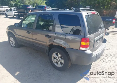 2005 Ford Escape Xlt z USA, uszkodzony, nr VIN 1FMCU93165KE40709